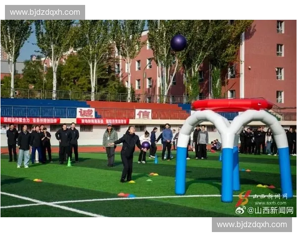 赛场激情四溢,激烈对决点燃全场气氛,运动员奋力拼搏展现极限挑战 赛场激情四溢,激烈对决点燃全场气氛,运动员奋力拼搏展现极限挑战